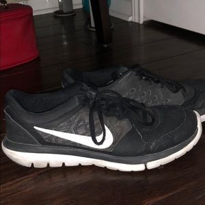Nike running sneaker tennis shoes